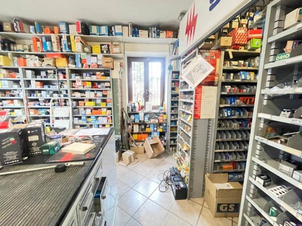 negozio in affitto a Susa