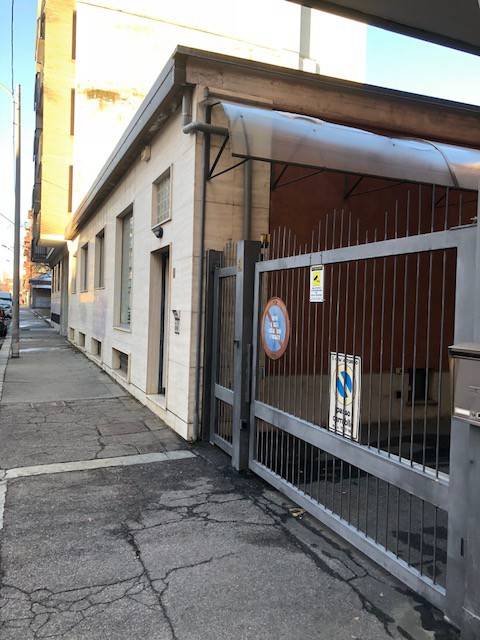 locale commerciale in affitto a Torino in zona Mirafiori Nord