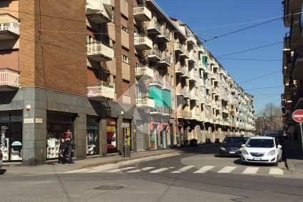 locale commerciale in affitto a Torino in zona Pozzo Strada