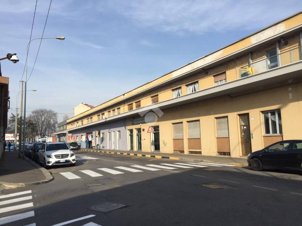 negozio in affitto a Torino in zona Pozzo Strada