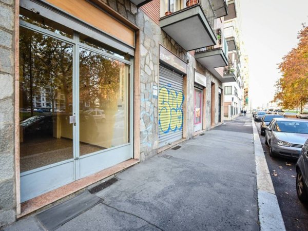 locale commerciale in affitto a Torino in zona Madonna di Campagna