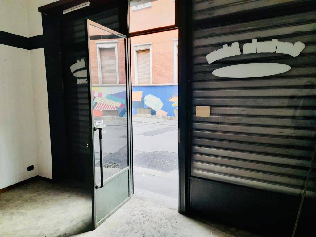 negozio in affitto a Torino in zona Borgata Vittoria