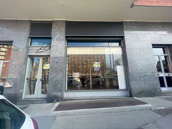 locale commerciale in affitto a Torino