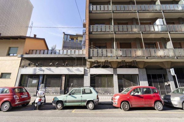 negozio in affitto a Torino in zona Bertolla