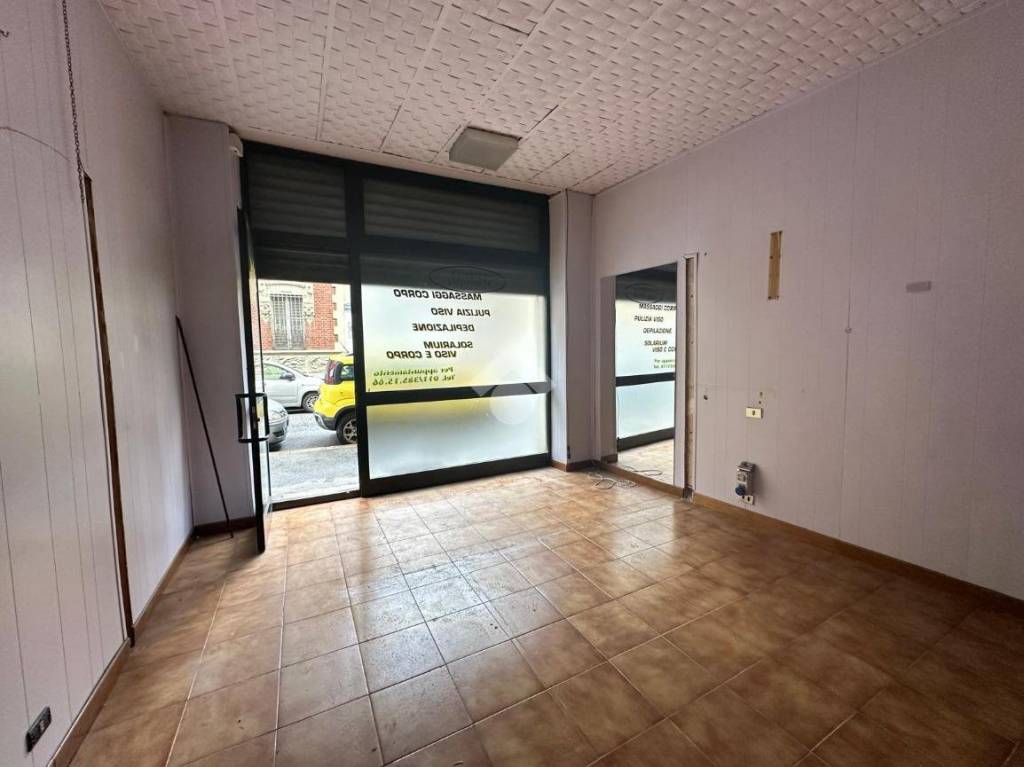 negozio in affitto a Torino in zona Borgo San Paolo