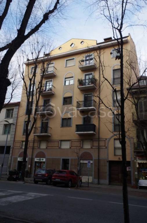 negozio in affitto a Torino in zona San Salvario