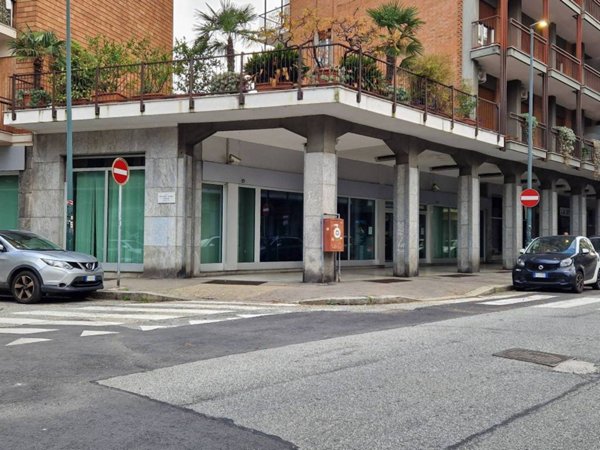negozio in affitto a Torino in zona Borgata Vittoria