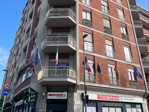 negozio in affitto a Torino in zona Cit Turin