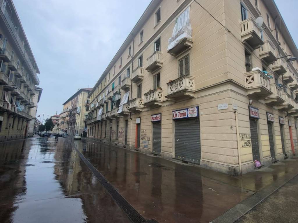 negozio in affitto a Torino in zona Rebaudengo