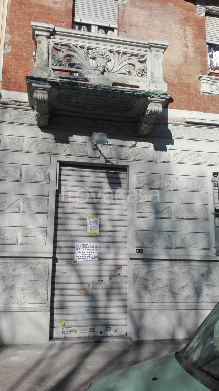 negozio in affitto a Torino in zona Madonna di Campagna