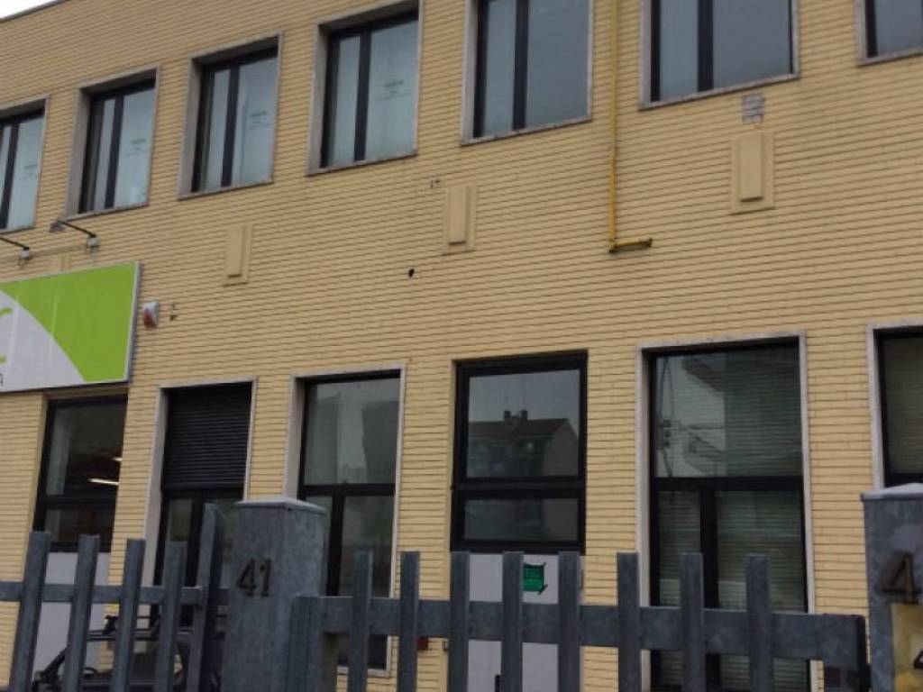 negozio in affitto a Torino in zona Mirafiori Sud