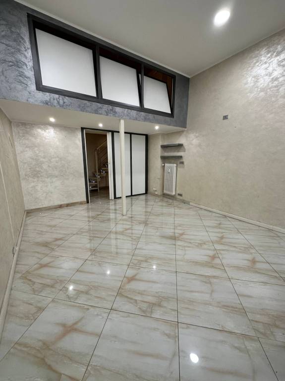 negozio in affitto a Torino