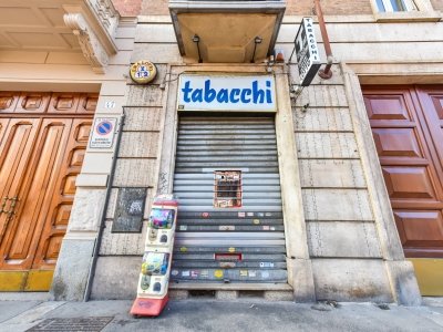 negozio in affitto a Torino in zona Parella