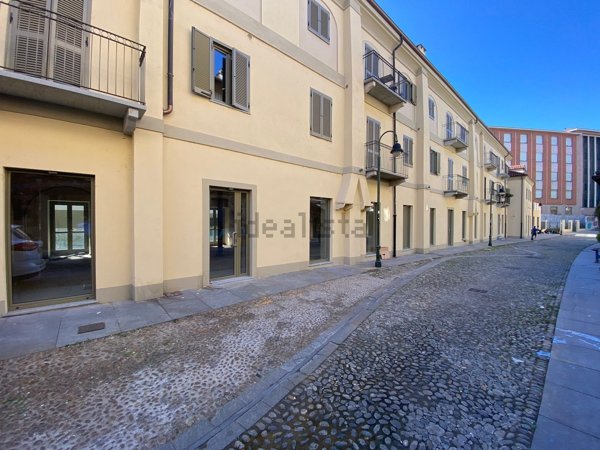 locale commerciale in affitto a Torino in zona Aurora