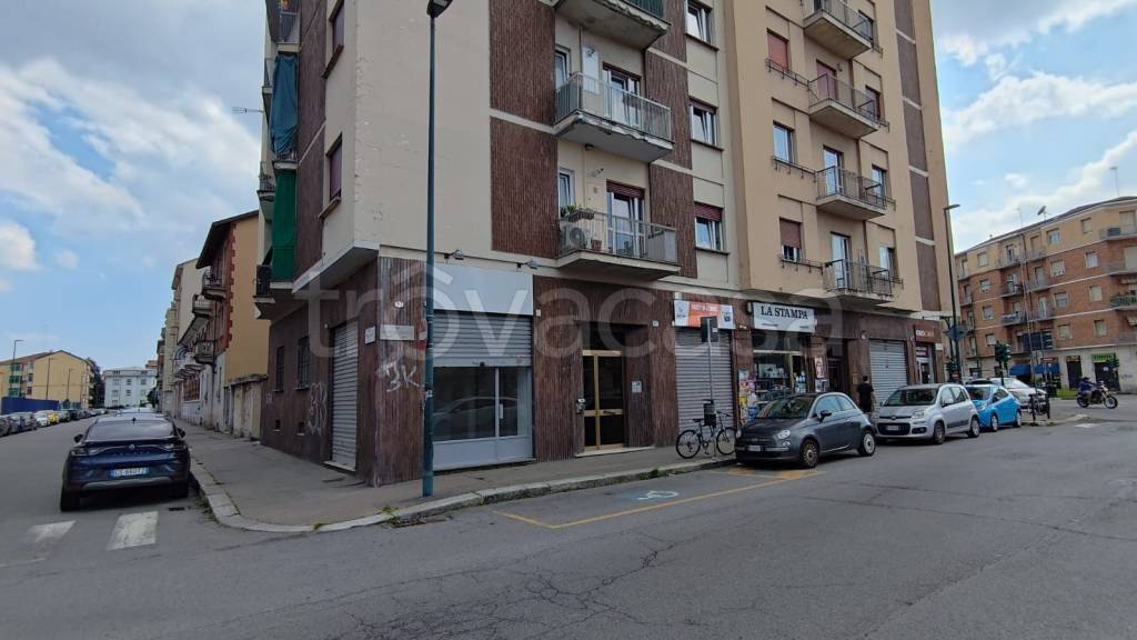 negozio in affitto a Torino in zona Parella