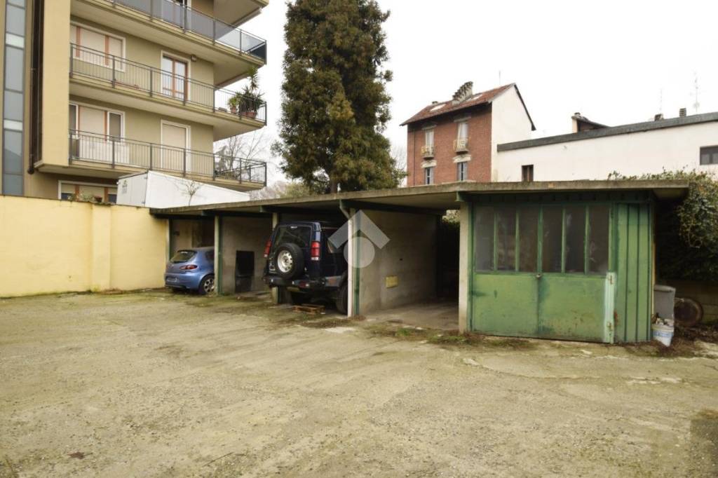 casa indipendente in affitto a Torino in zona Rosa