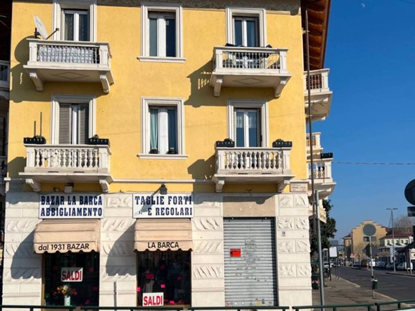 negozio in affitto a Torino in zona Barca