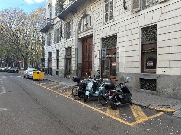 locale commerciale in affitto a Torino