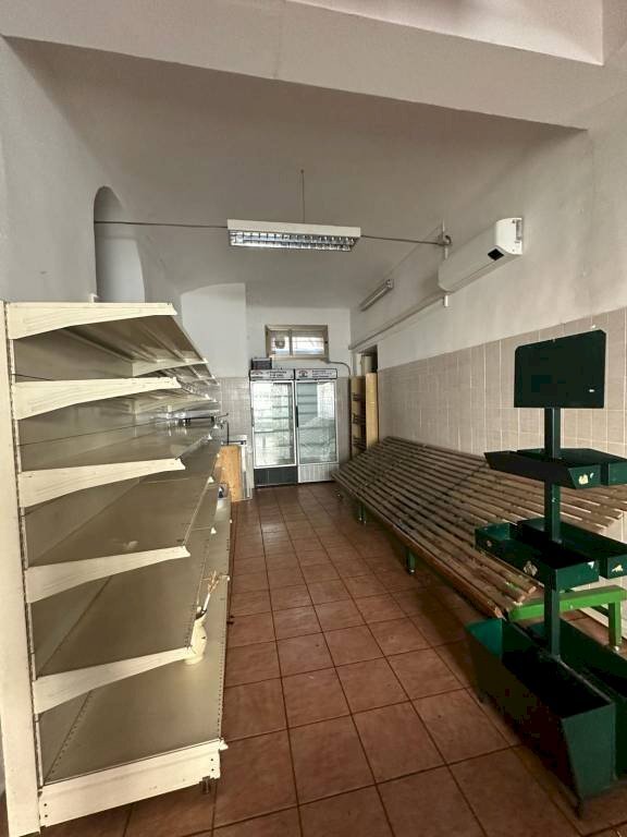 locale commerciale in affitto a Torino in zona Lingotto