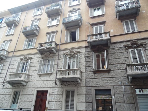 negozio in affitto a Torino in zona Cit Turin