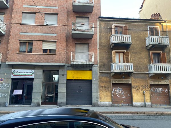 negozio in affitto a Torino in zona Lingotto