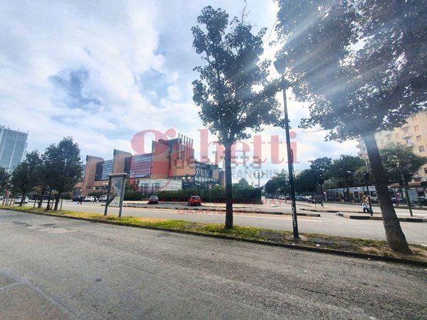 locale commerciale in affitto a Torino in zona Cit Turin