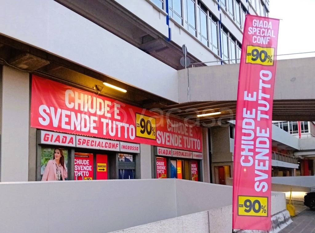 negozio in affitto a Torino in zona Lucento