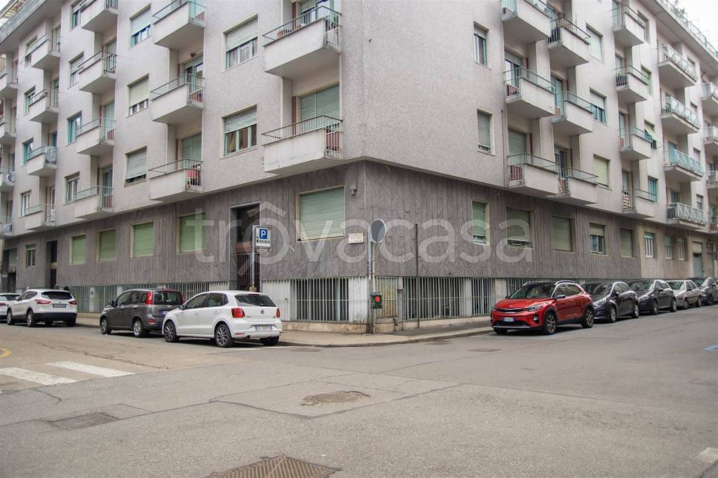 negozio in affitto a Torino in zona San Salvario