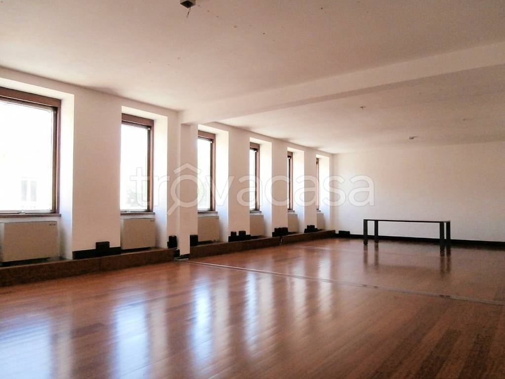 ufficio in affitto a Torino in zona Cit Turin
