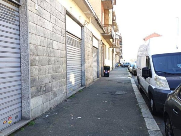 negozio in affitto a Torino in zona Lucento