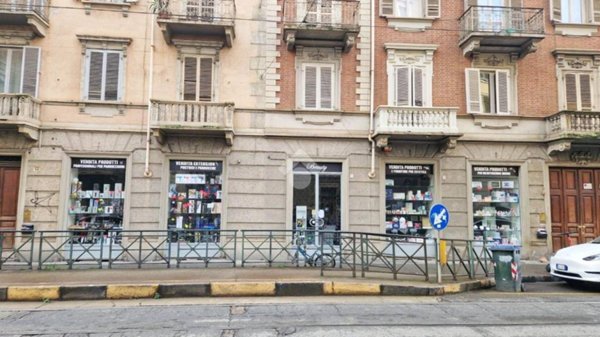 negozio in affitto a Torino in zona Borgo San Paolo