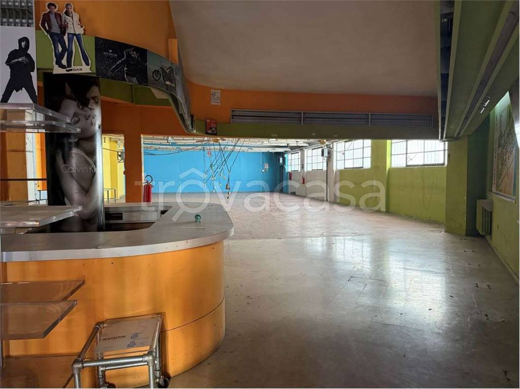 negozio in affitto a Torino in zona Aurora