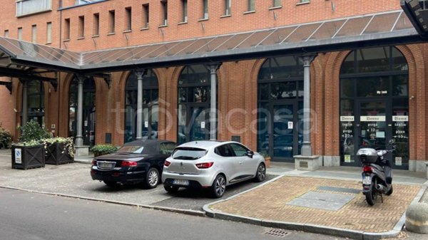 negozio in affitto a Torino in zona Aurora