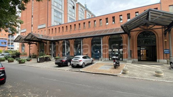 negozio in affitto a Torino in zona Aurora