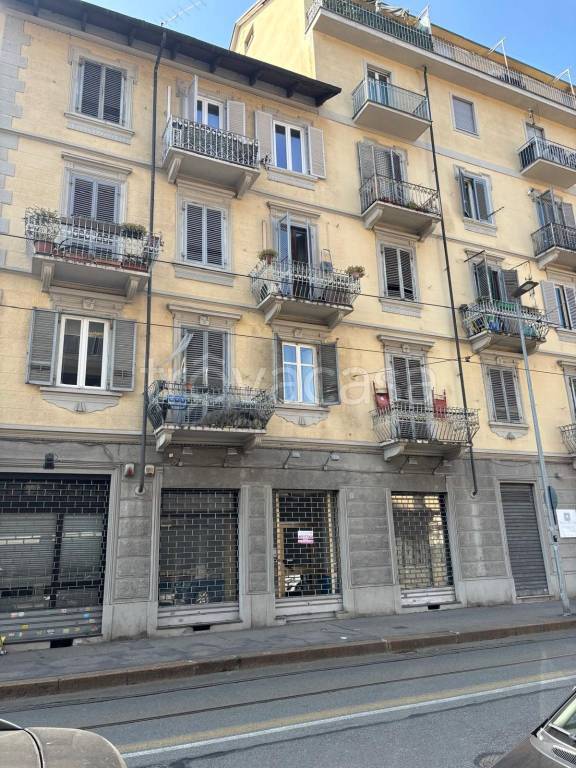 negozio in affitto a Torino in zona Cit Turin