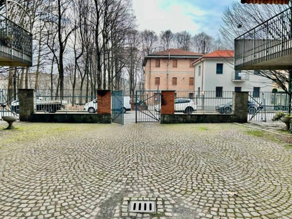 casa indipendente in affitto a Torino in zona Rosa