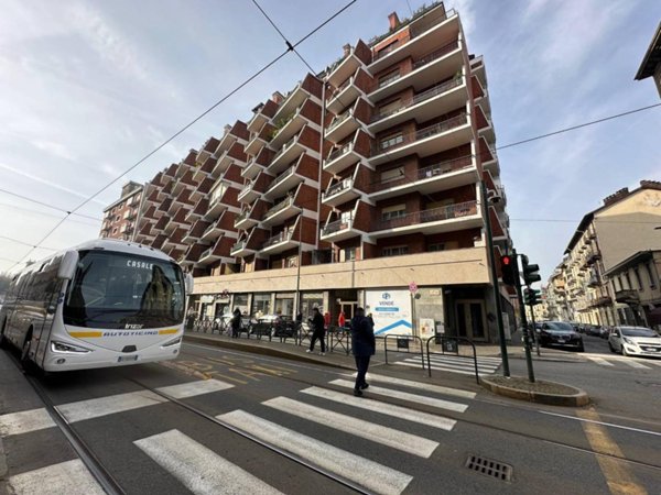 negozio in affitto a Torino in zona Aurora