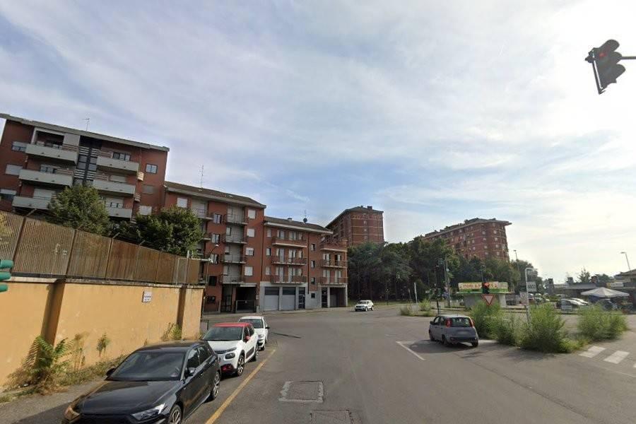negozio in affitto a Torino in zona Mirafiori Nord
