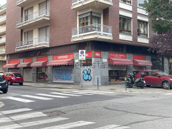 negozio in affitto a Torino