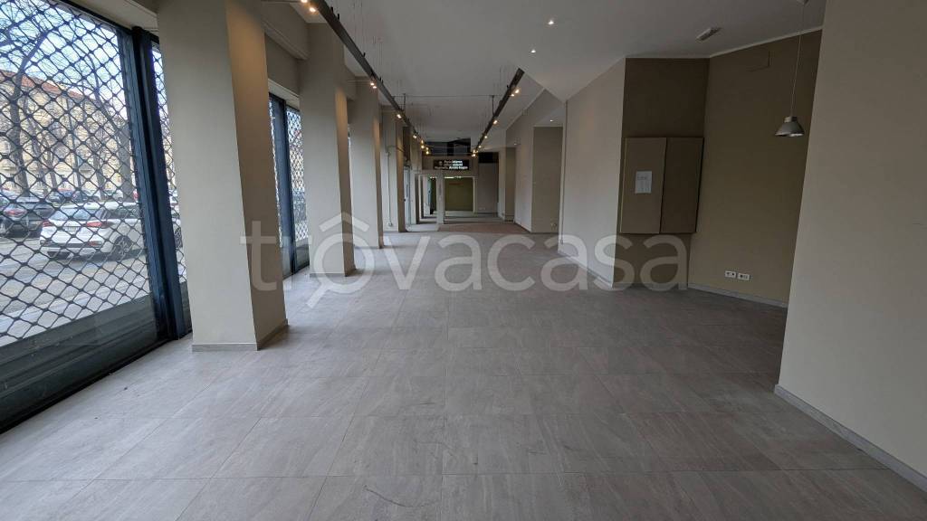 negozio in affitto a Torino in zona Campidoglio