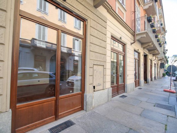 negozio in affitto a Torino