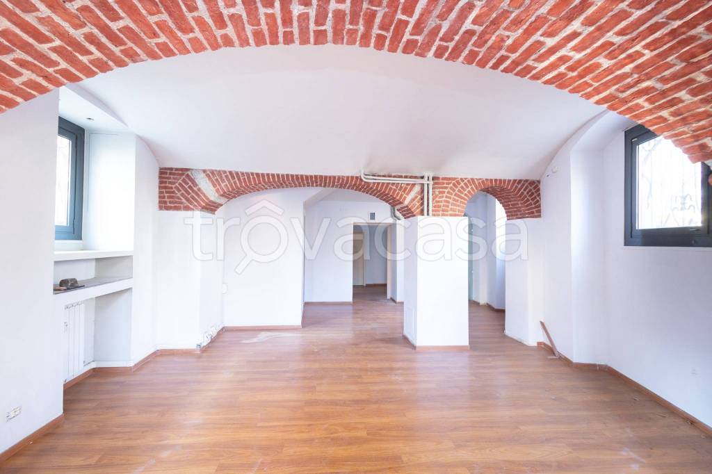 locale commerciale in affitto a Torino in zona Gran Madre
