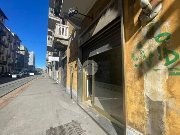 negozio in affitto a Torino in zona Lingotto