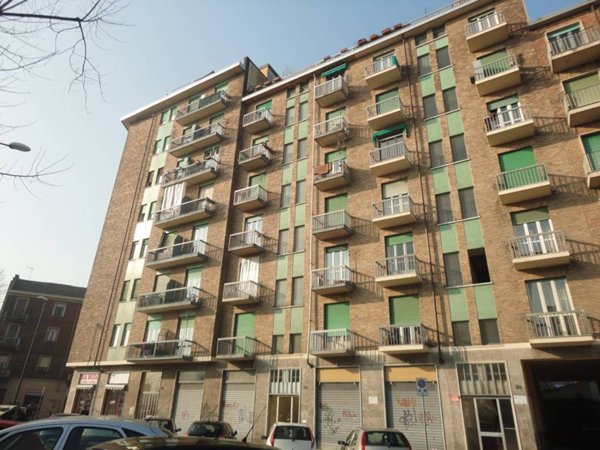 negozio in affitto a Torino in zona Mirafiori Nord