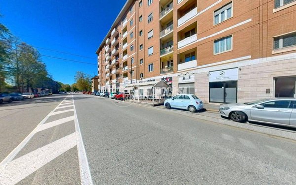negozio in affitto a Torino in zona Regio Parco