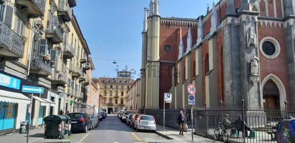negozio in affitto a Torino in zona Vanchiglia