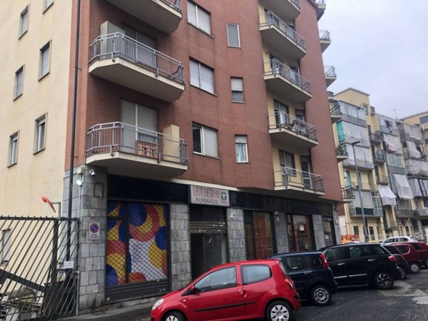 negozio in affitto a Torino in zona Aurora
