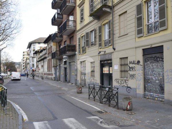 negozio in affitto a Torino in zona Vanchiglia