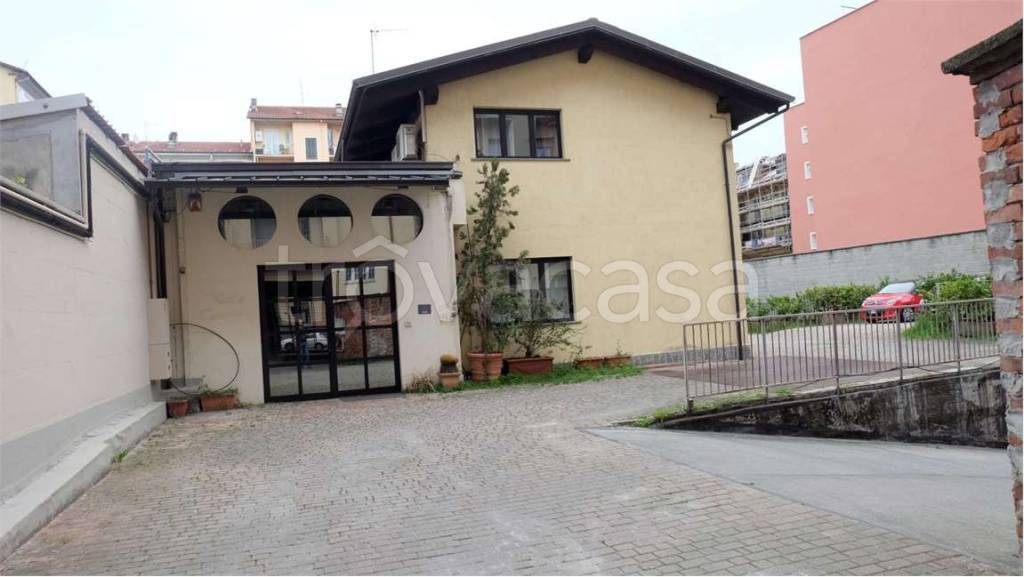 locale commerciale in affitto a Torino in zona San Donato