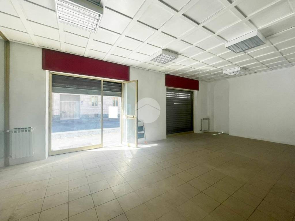negozio in affitto a Torino in zona Mirafiori Nord